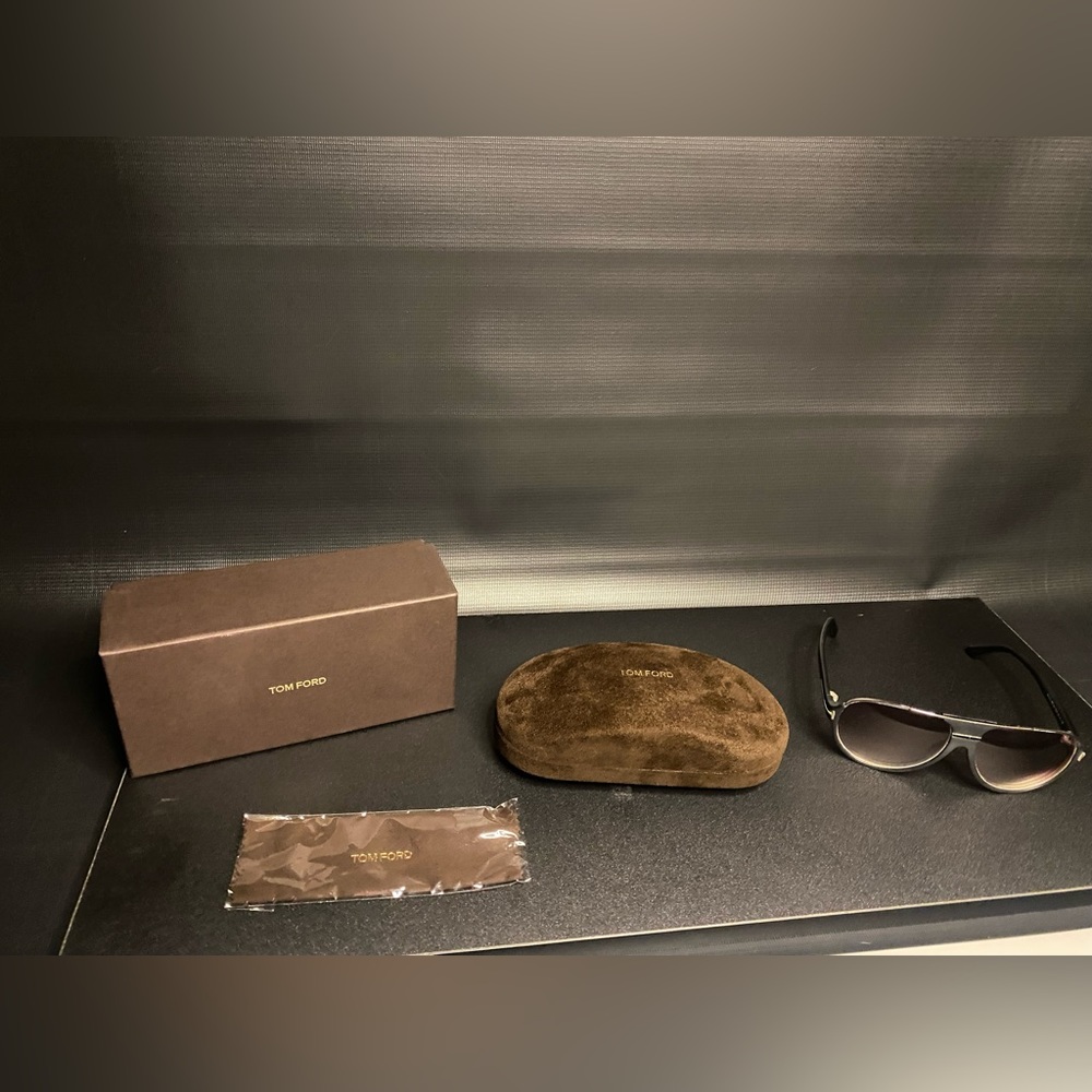 Tom Ford Dimitry Sunglasses 

Model TF334 02W 5914 130